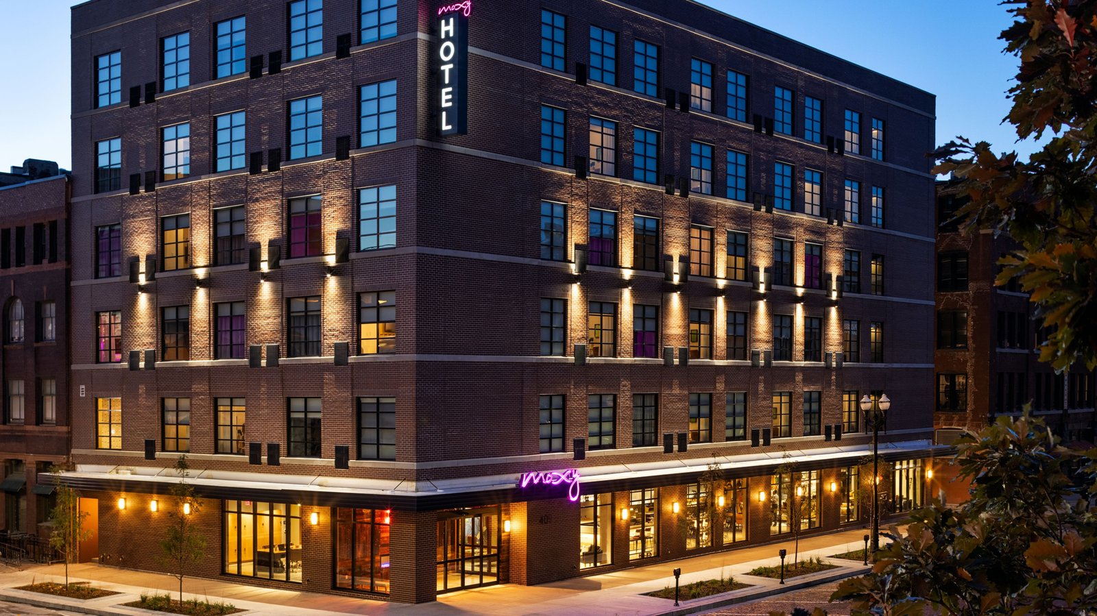 MOXY OMAHA DOWNTOWN